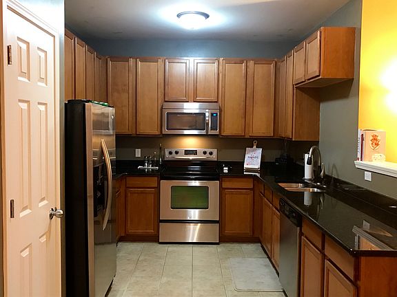 2nd image of 224 W Oakbrook Dr