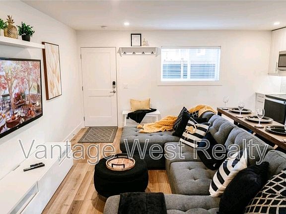 3rd image of 651 Oxford Ave #1