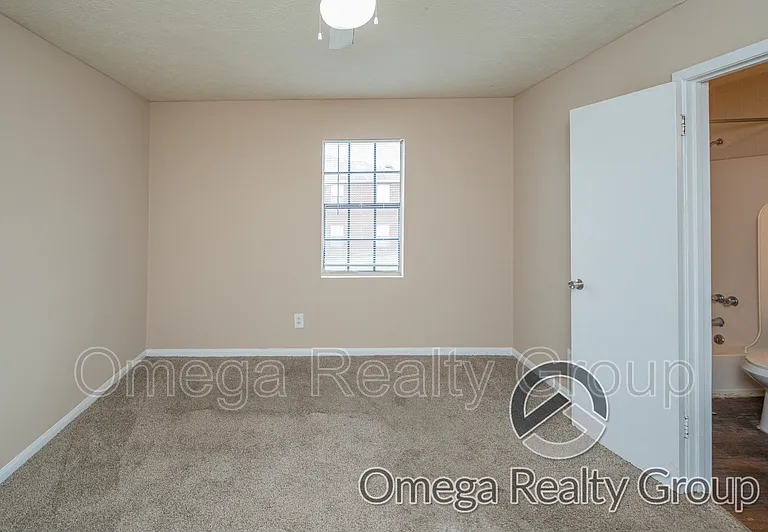 Lakeridge Apartments — Photo 33