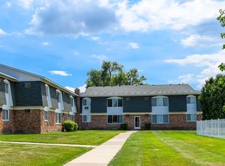 Oakland Mall Apartments, Madison Heights, MI 48071