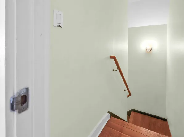 401 Hicks Street image 12 of 26