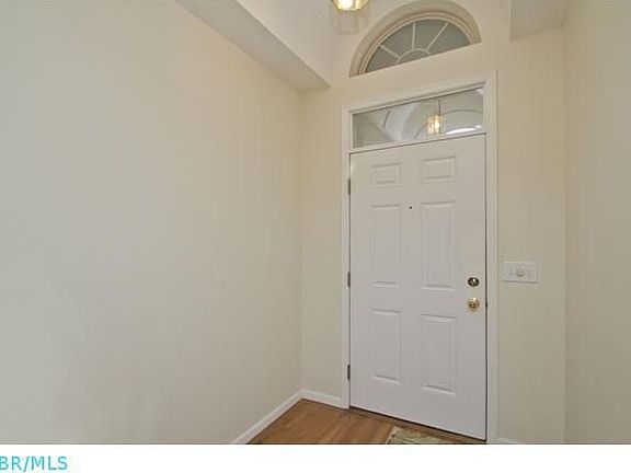 2nd image of 834 Delong St