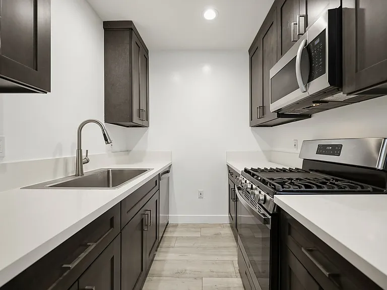 410 Lucas Ave — Photo 22