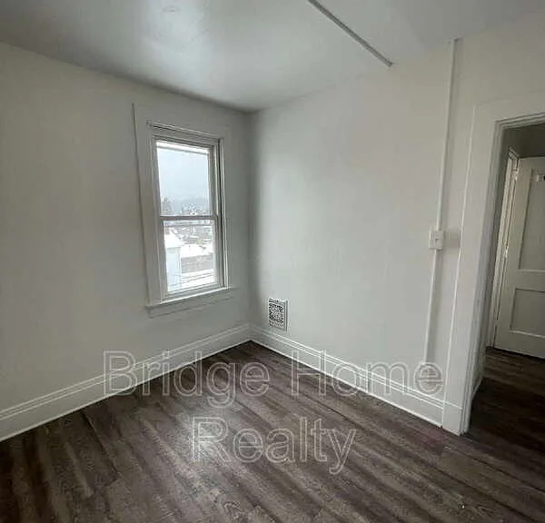 136 S Spring Ave — Photo 40