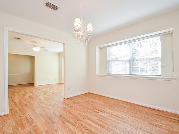 5th image of 814 Olney Oak Dr