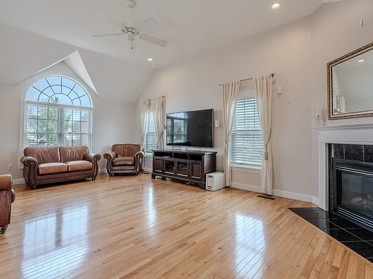 9 Kettle Way — Photo 2