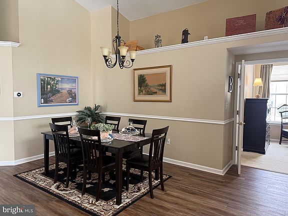 5th image of 100 Hyannis Ct