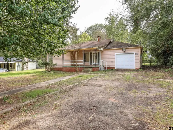 1320 E 4th St, Mount Pleasant, TX 75455