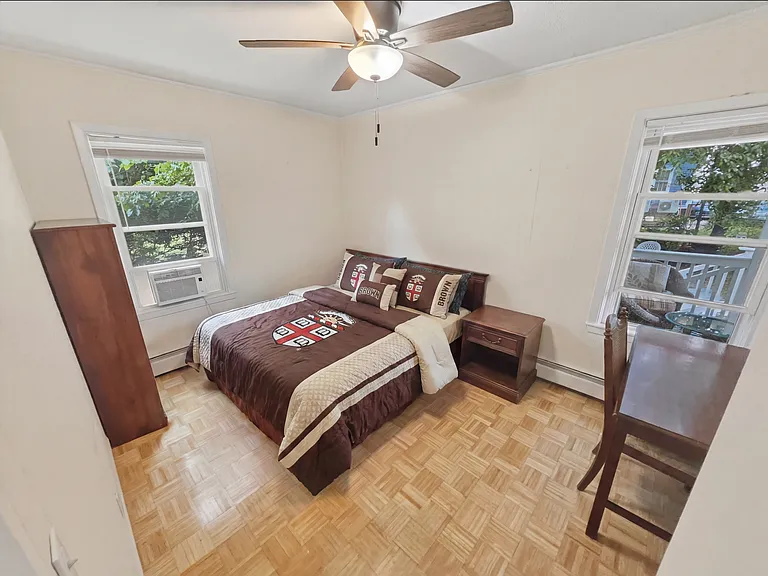 Bedroom A with a King-size bed