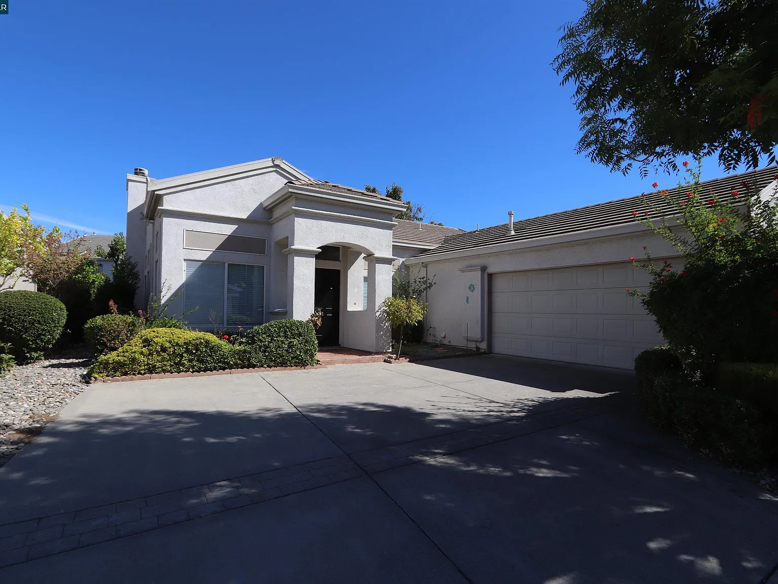 2 bed, 1524 sqft, $3,000 — Photo 1