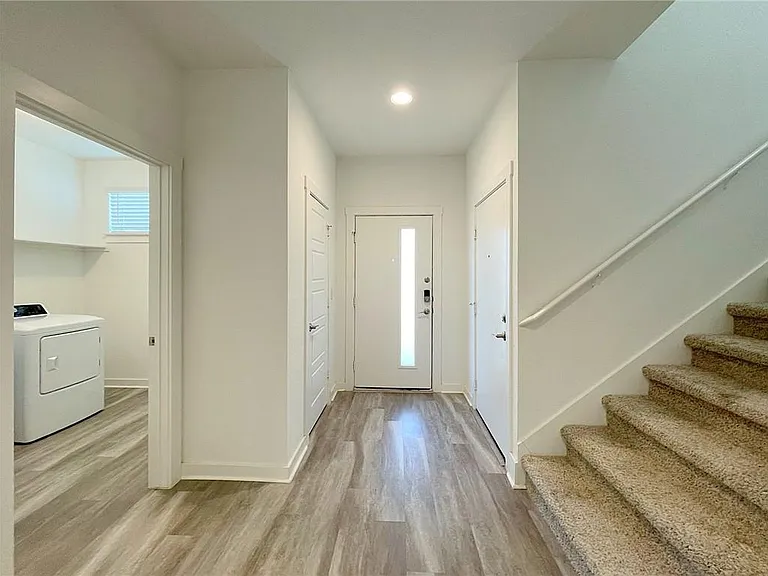 2316 Clemence Ln — Photo 5