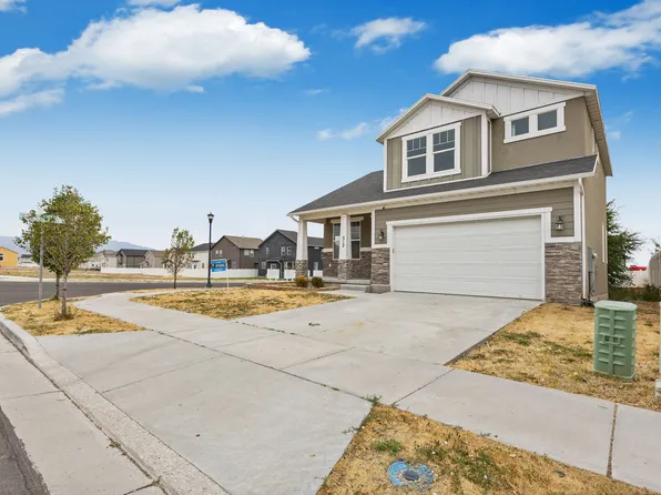 312 W Sapphire Dr, Tooele, UT 84074