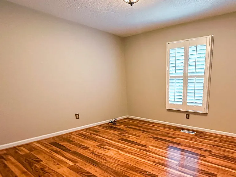 203 Polly Dr — Photo 12