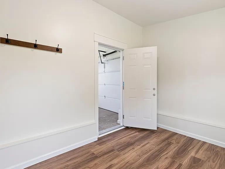 116 Winchester Dr — Photo 19