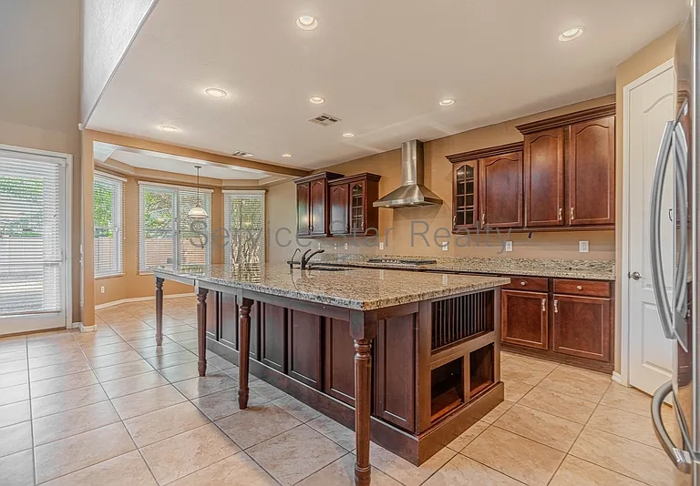 2214 E Chanute Pass — Photo 12