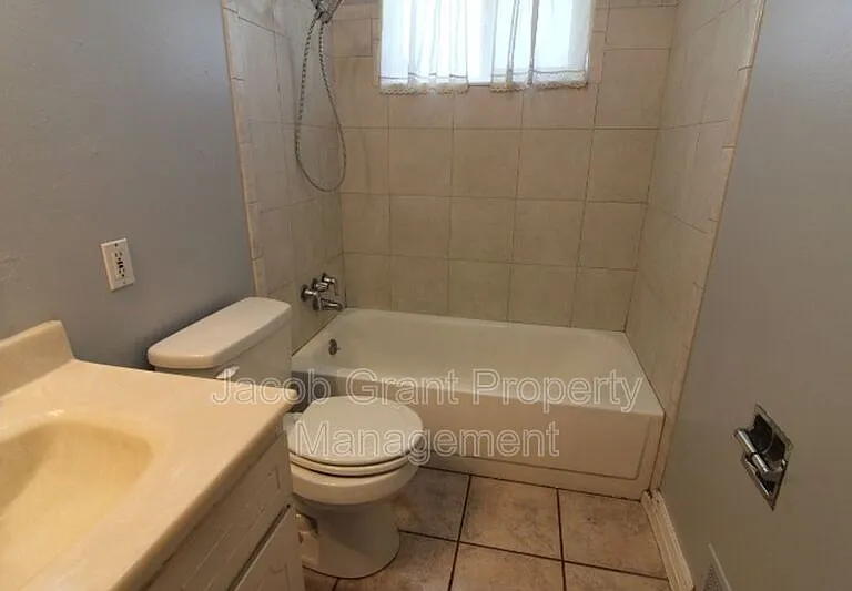 786 Sykes Dr — Photo 6