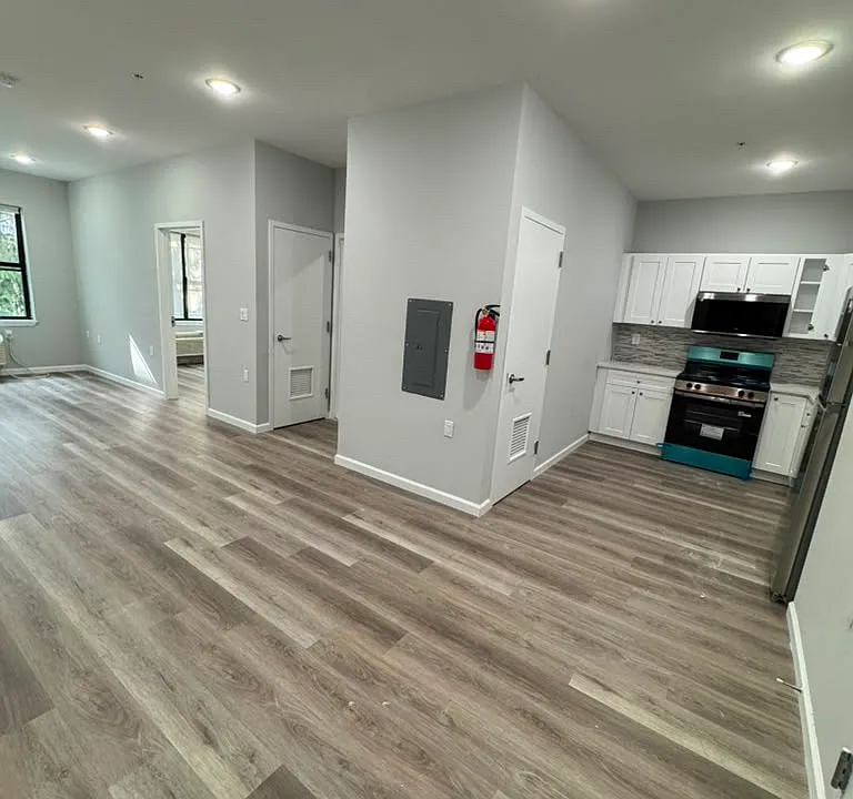 445 Summer St #5