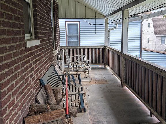 2nd image of 336 Curtin St