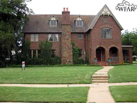2nd image of 2406 Buena Vista Way