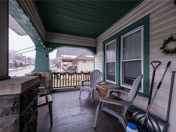 3rd image of 4263 Evergreen Rd