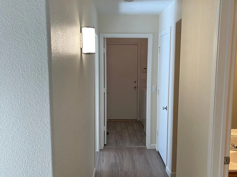 N 80th Dr — Photo 10