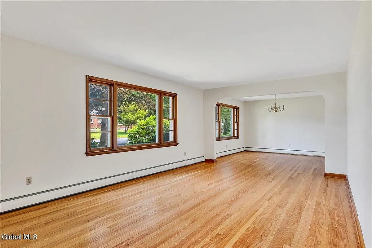 3 bed, 1816 sqft, $3,450 — Photo 2