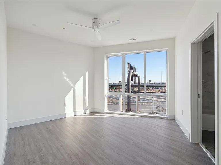 1221 E Fletcher St #211A — Photo 32