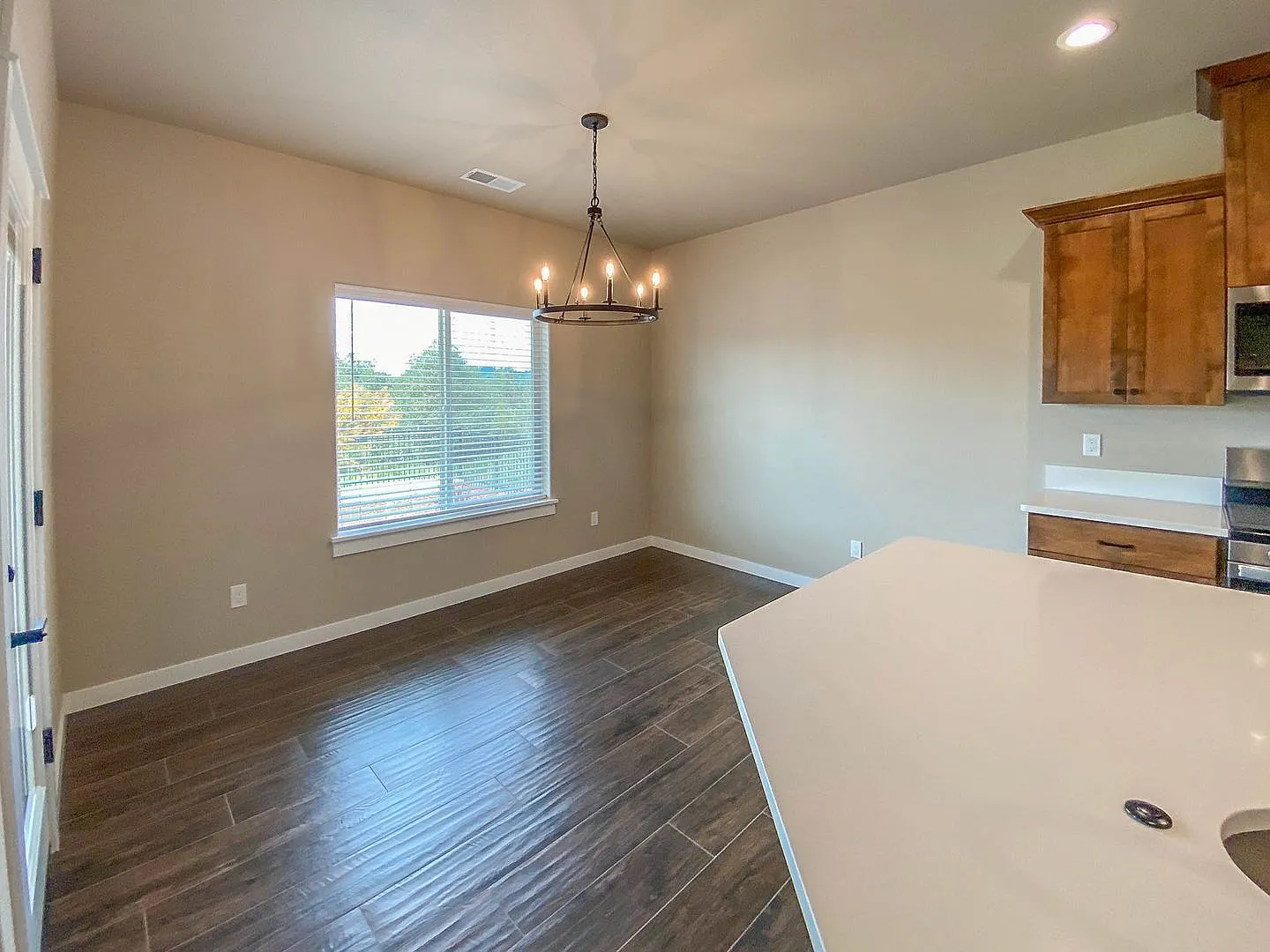 ~Beautiful Brand New Home in Sutherlin~ — Photo 4