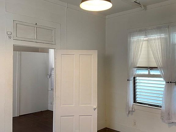 4th image of 1816 Avenue N