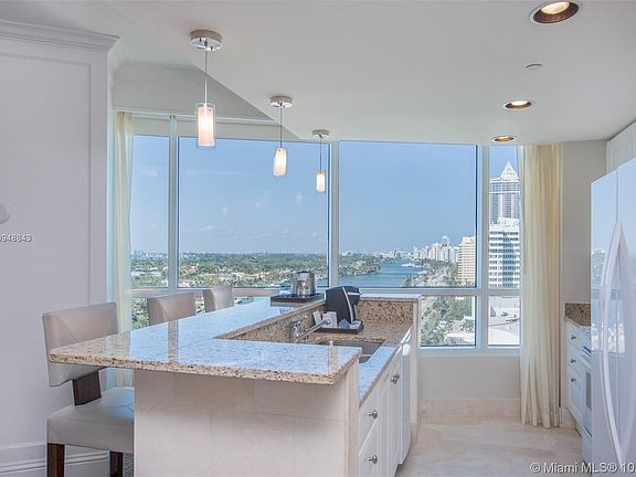 3rd image of 4401 Collins Ave #1115