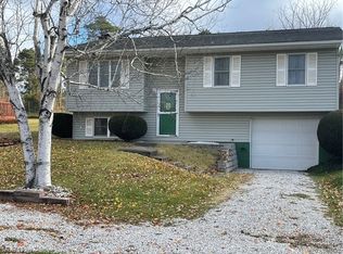 67303 Pineview Dr, Belmont, OH 43718