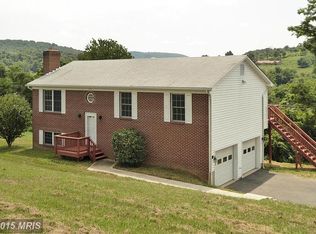 136 Whites Landing Rd, Linden, VA 22642