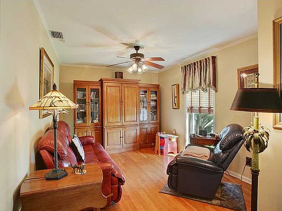 2nd image of 7454 Gen Haig St
