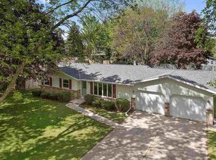 498 Delwiche Rd, Green Bay, WI 54302