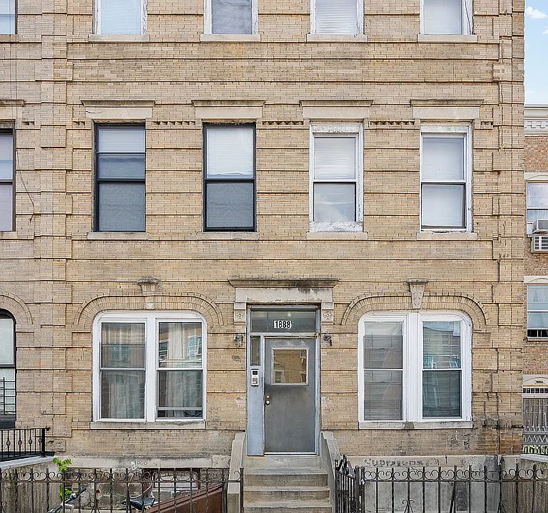 1st image of 1888 Pacific St