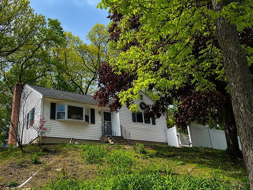 1st image of 83 Plaskon Dr