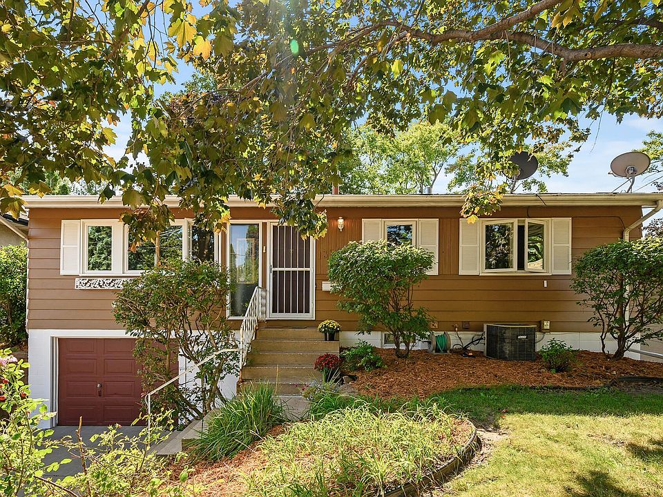 1st image of 1320 44th Ave NE
