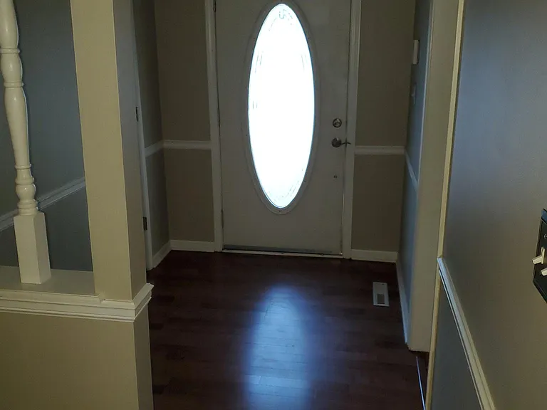 1929 E Mohawk Cir — Photo 2