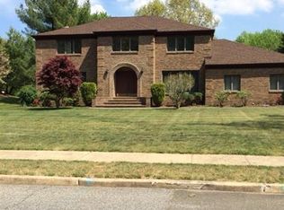 4 Centennial Ct, Monroe Township, NJ 08831