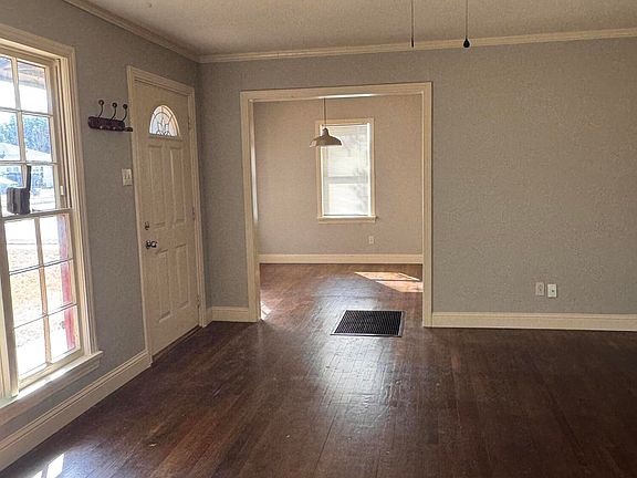 3rd image of 3420 30th St