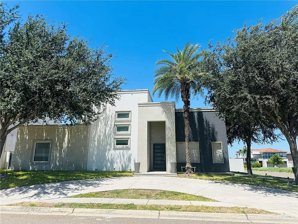 4 bed, 4.5 bath, 3107 sqft, $3,850 — Photo 1