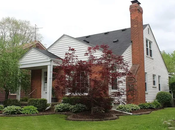 10549 Hart Ave, Huntington Woods, MI 48070