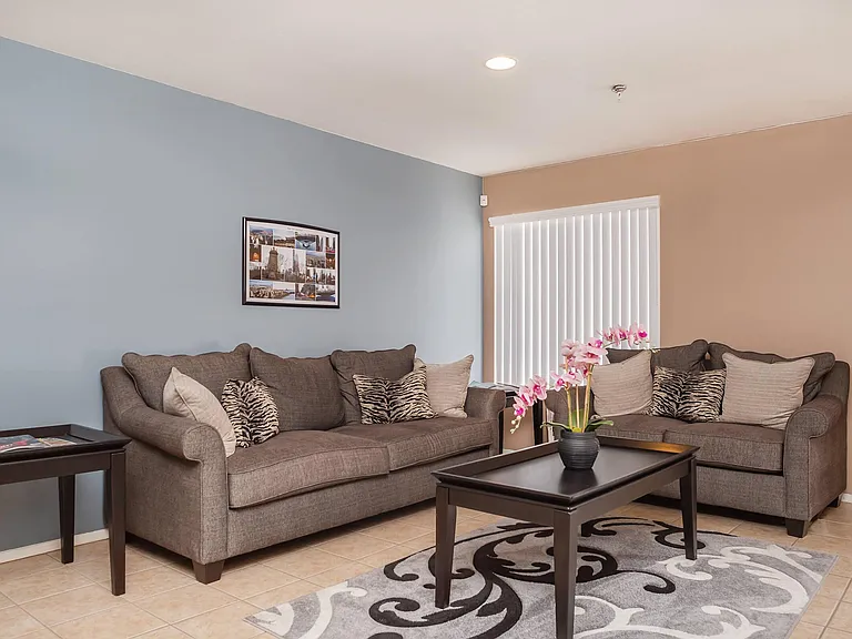Casa Pacifica Apartment Homes — Photo 3