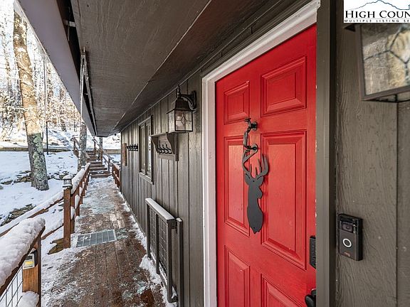 2nd image of 1404 Beech Mountain Parkway