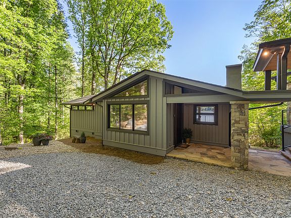 3rd image of 905 Cold Mountain Road