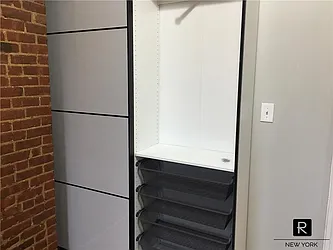 Rented by R New York