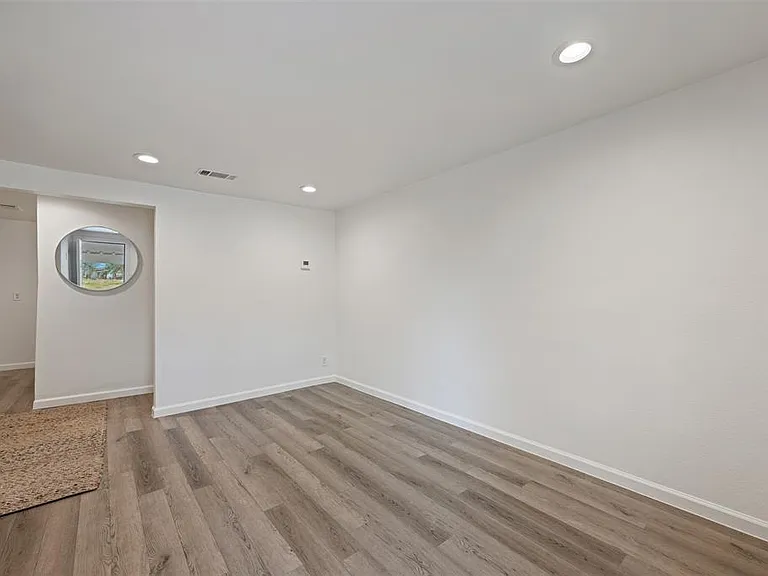 901 Valdez St #A — Photo 3