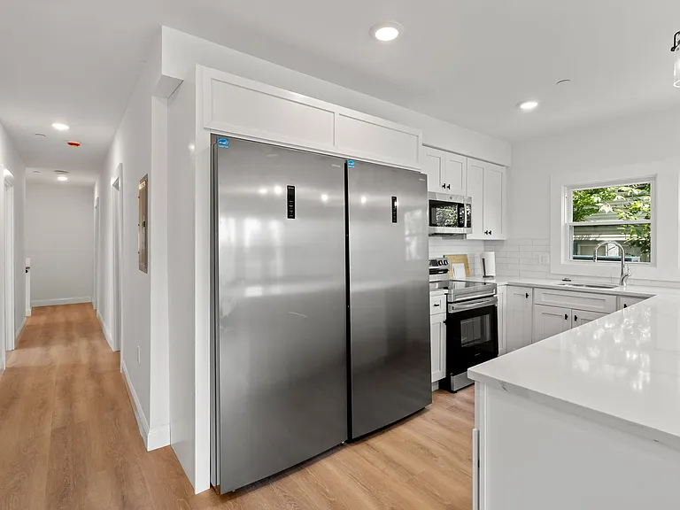 32 Munroe St #1 — Photo 11