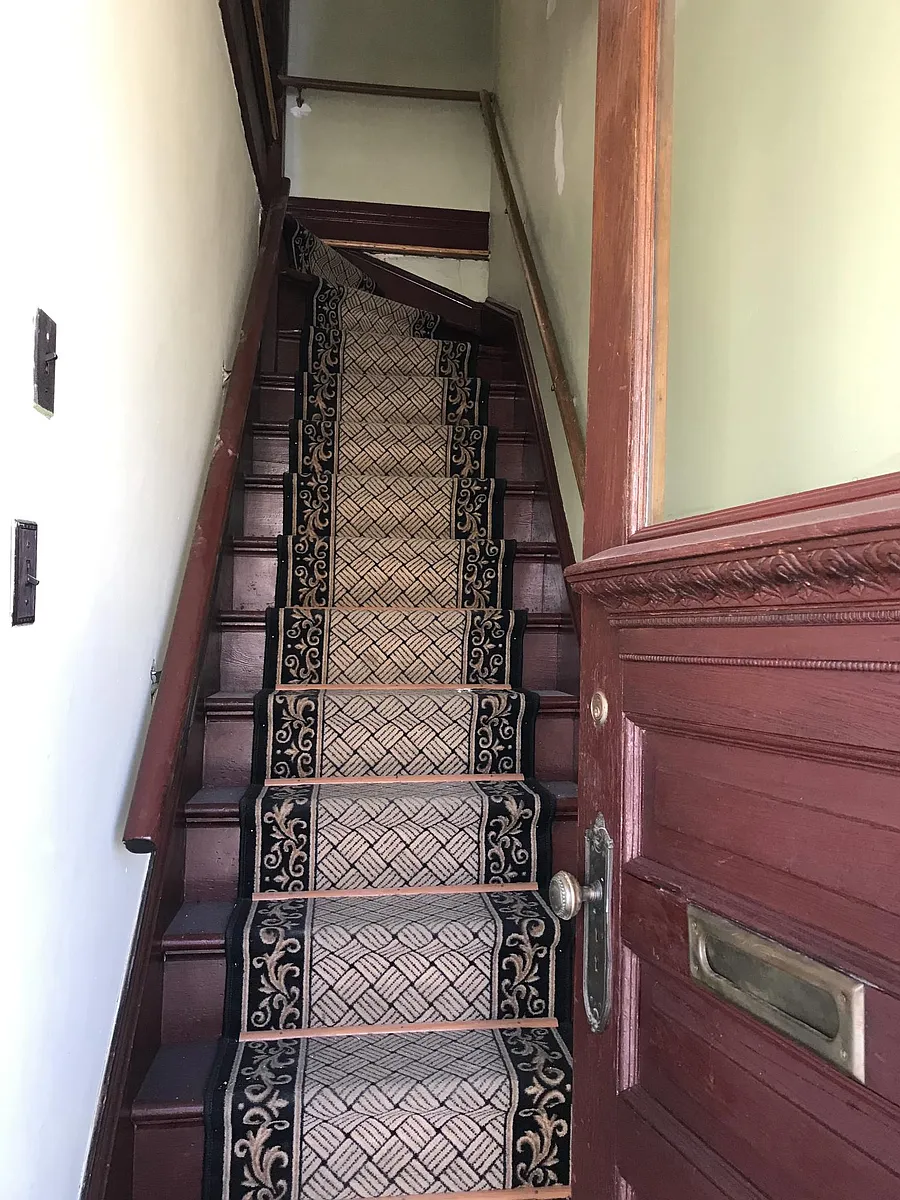Private entry - 515 Prospect St #2