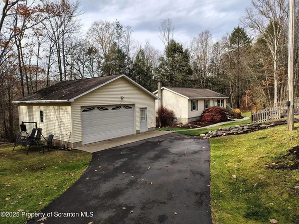 7 Hollow Crest Rd, Tunkhannock, PA 18657